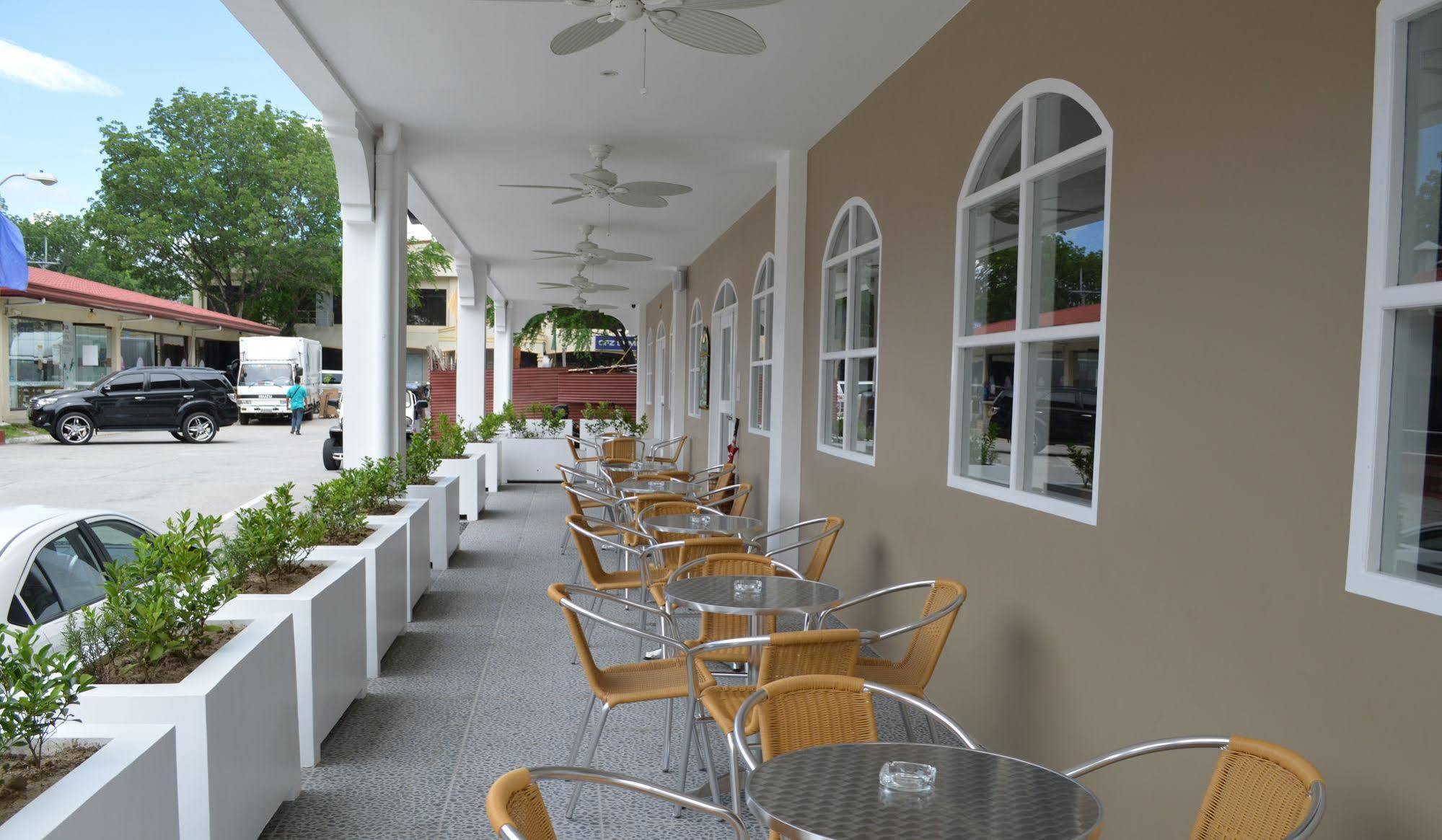 Kingsley'S Hotel And Gastro Pub Mabalacat Luaran gambar