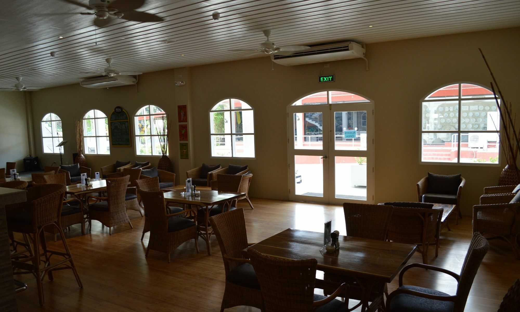 Kingsley'S Hotel And Gastro Pub Mabalacat Luaran gambar
